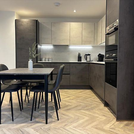 Manchester Apt, Free Parking, Business, Couples & Families Exteriör bild
