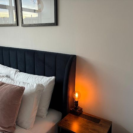 Manchester Apt, Free Parking, Business, Couples & Families Exteriör bild